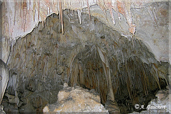 Stalaktiten in der Painted Grotto